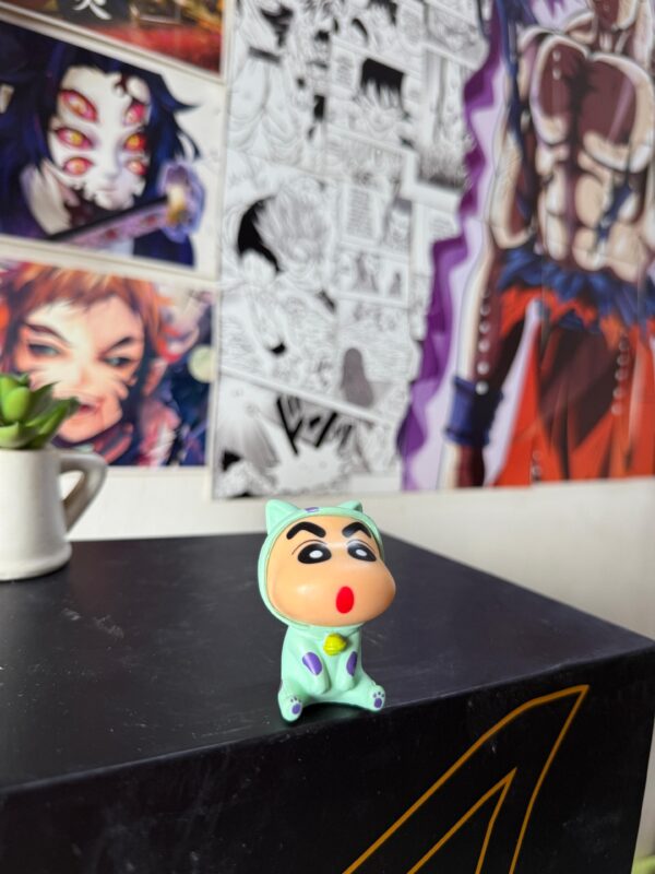 Shinchan Cat Chibi Figure (8cm)