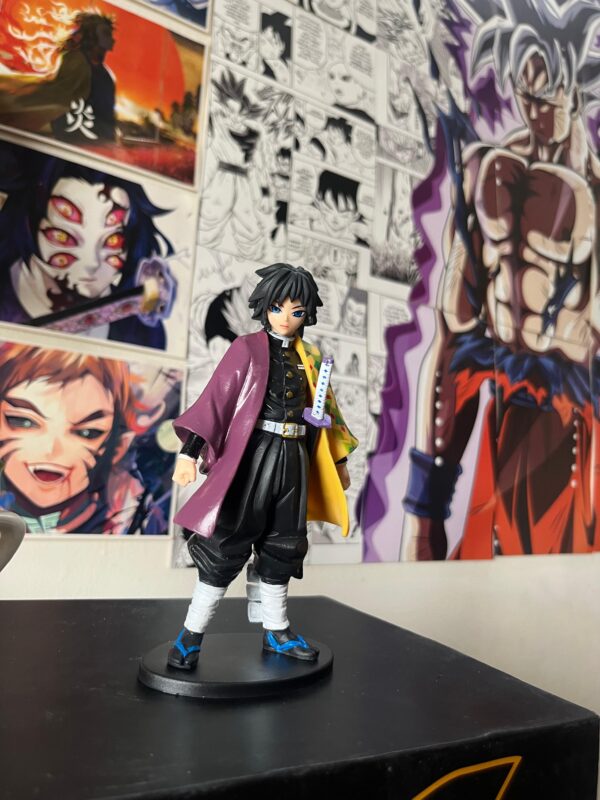 Giyu Action Figure (17cm)